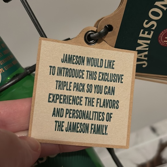 SOLD!! Empty Jameson Triology Gift Pack Triple Sampler & Decorative Carry Holder - Picture 3 of 15